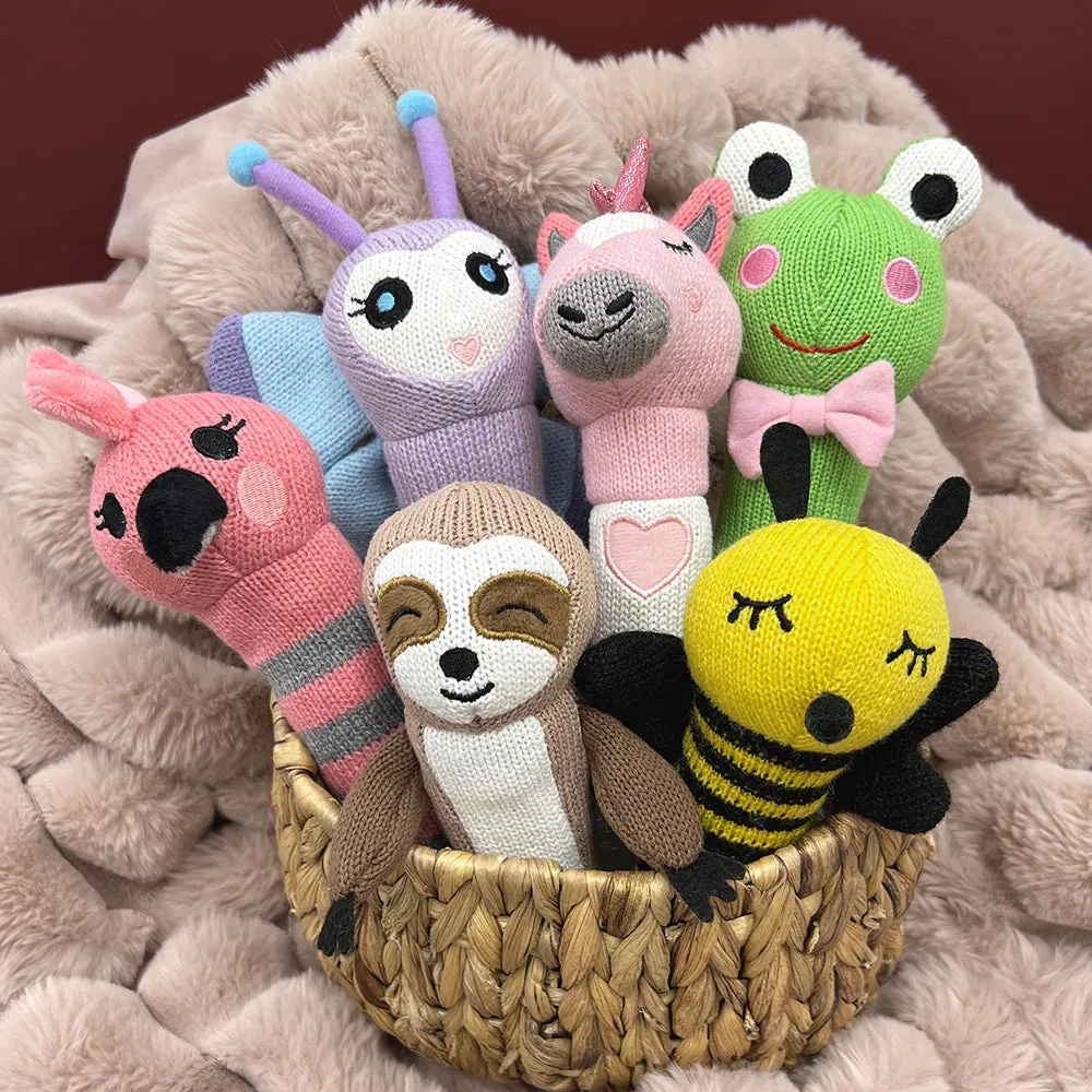 Knit rattle bumble bee