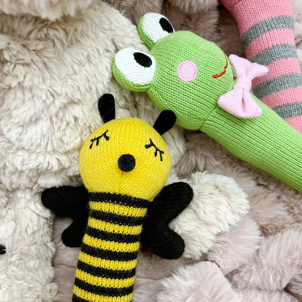 Knit rattle bumble bee